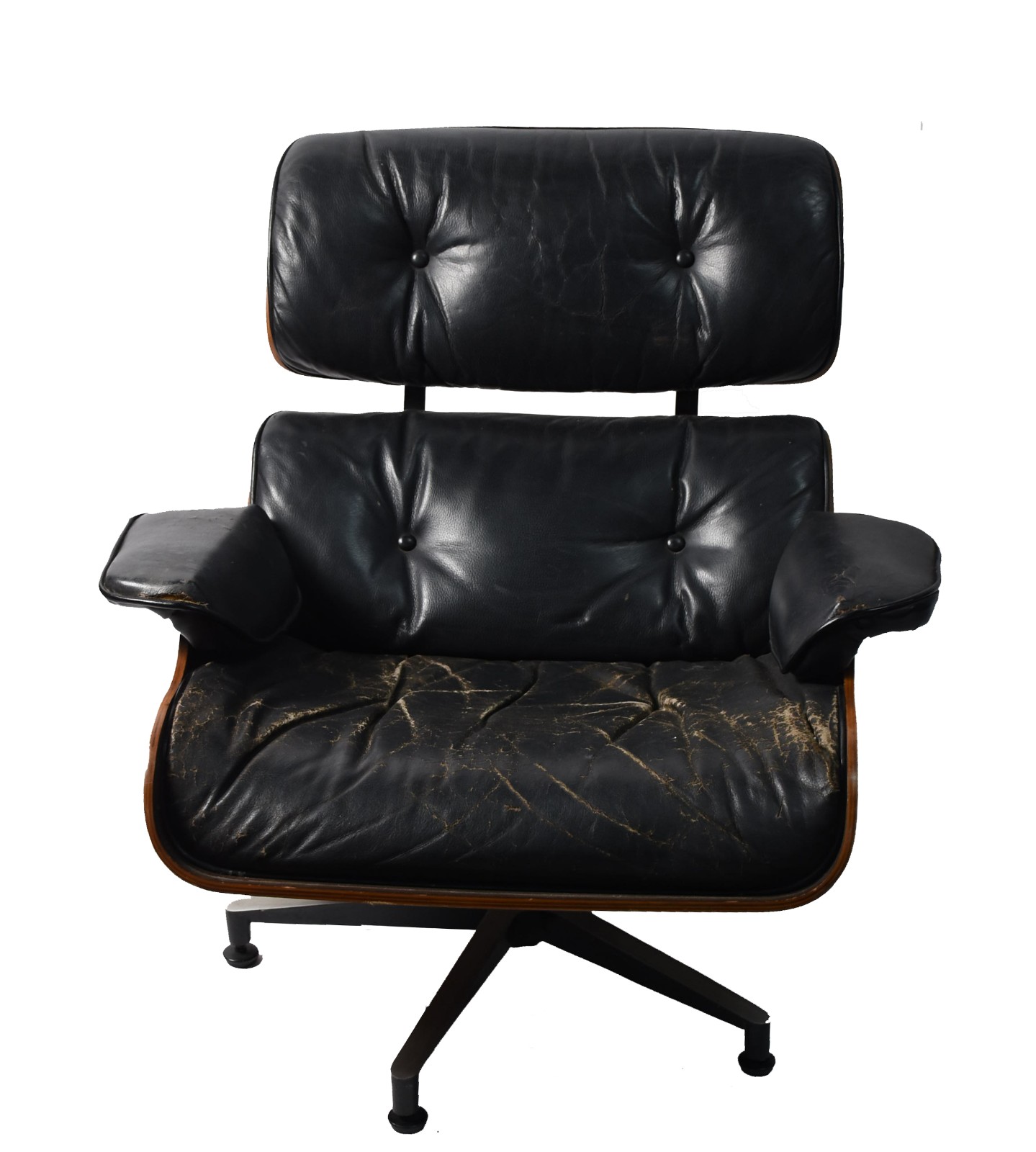 Poltrona giratória estilo Charles Eames imbuia e couro (estofamento... - foto 3 de 6