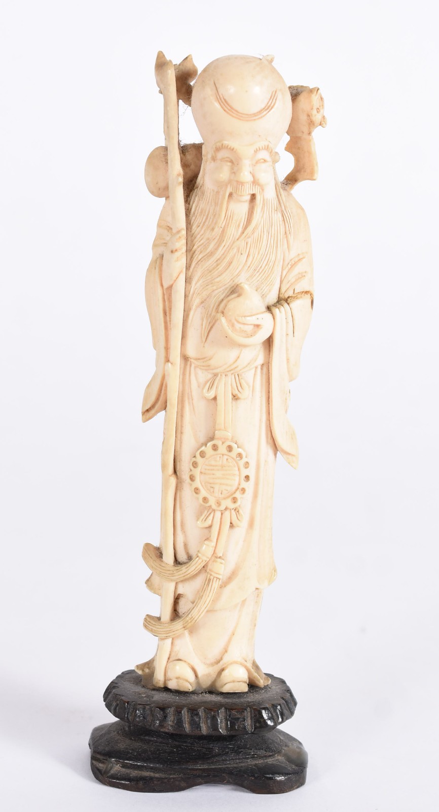 Escultura de marfim representando sábio. - foto 1 de 3