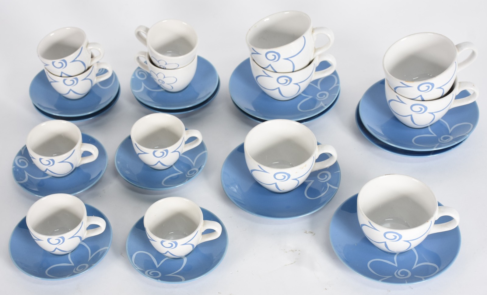 Aparelho para chá e café de porcelana Tailandesa composto de: 6... - foto 1 de 4