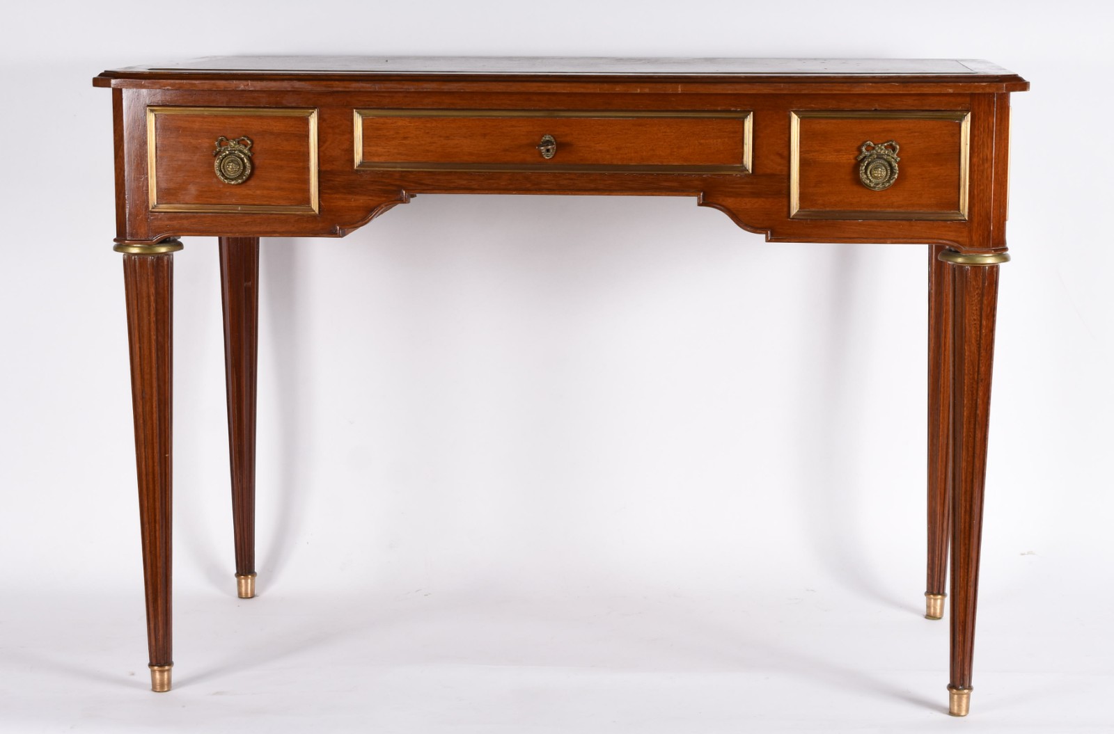 Mesa de escritório de madeira nobre com 3 gavetas, estilo ingles. - foto 1 de 6