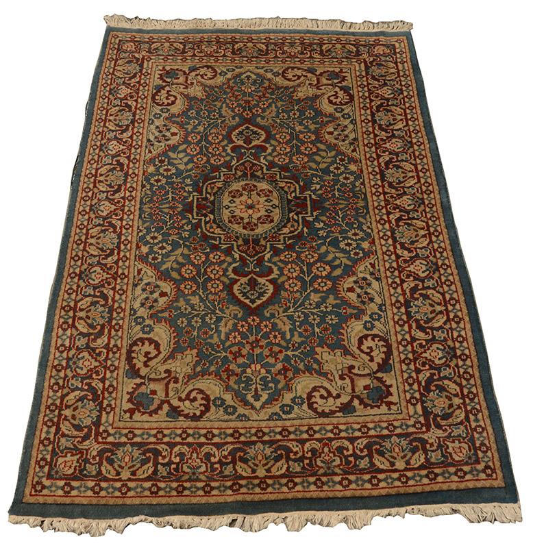 Tapete Kashemir med. 1,97 x 1,21 m. (um lado com cordão solto)