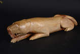 ARTE POPULAR -Figura de onça esculpida em madei... - ARTE POPULAR -Figura de onça esculpida em madeira - ass.MIRAMAR - compr. 50 cm.