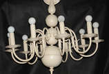 Lustre estilo holandes de metal pintado de bran... - Lustre estilo holandes de metal pintado de branco para 10 luzes.