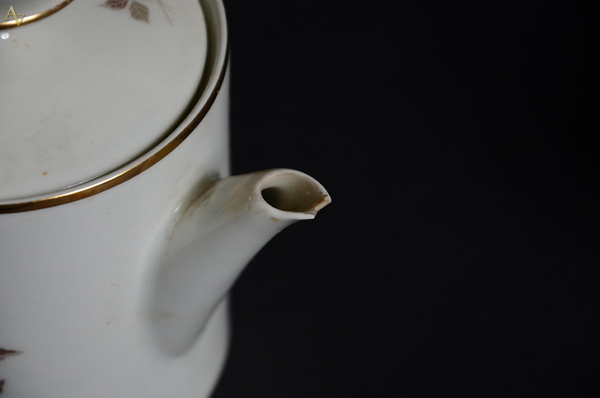 Aparelho de chá e jantar de porcelana Renner, sendo 23 pratos rasos... - foto 3 de 3