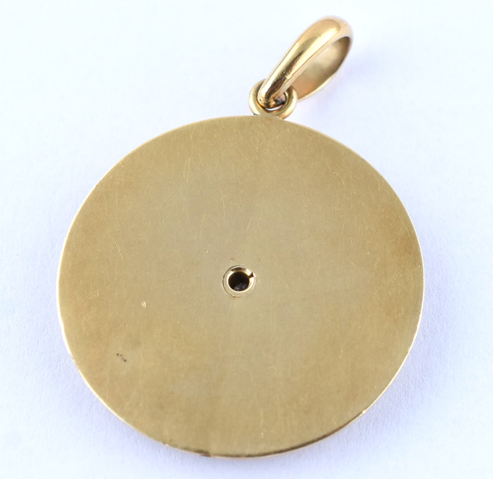 Pingente de ouro 18 k com inscrições e detalhe cravejado (Por motivos... - foto 3 de 3