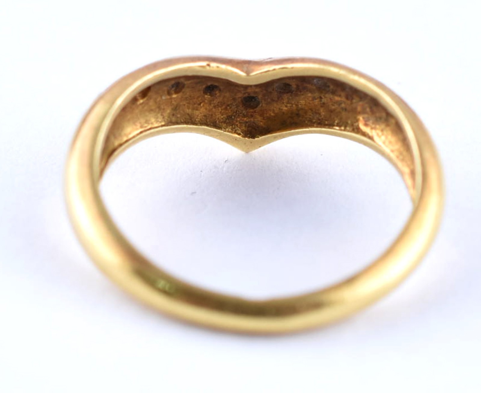 Anel de ouro 18 k cravejado de brilhantes, aro 17. (Por motivos de... - foto 4 de 4