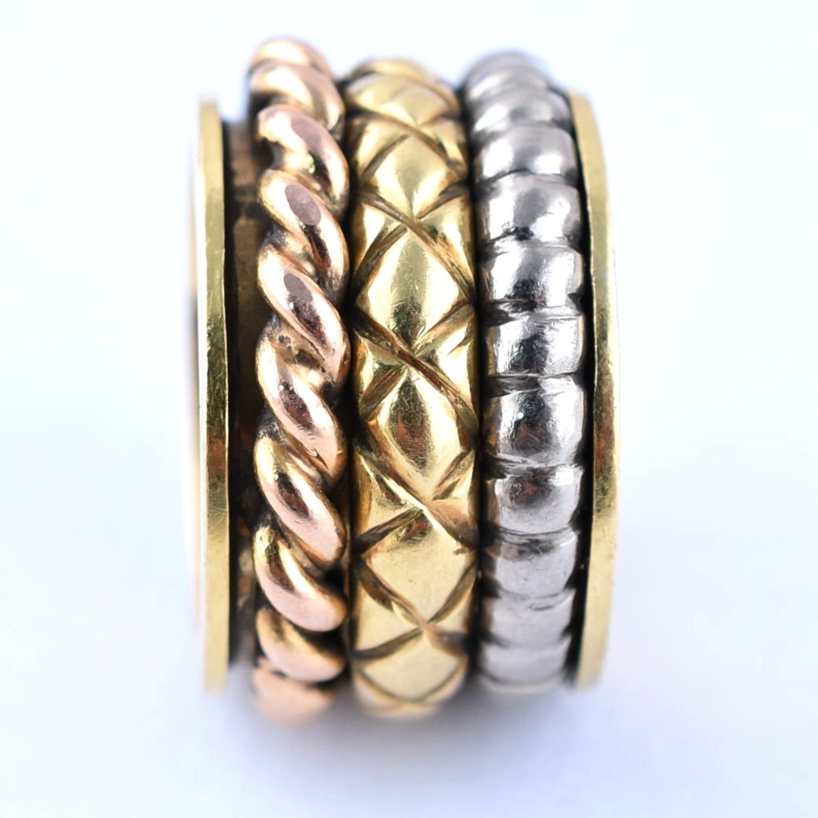 Anel de ouro 18 k com três aros trabalhados em tons diferentes de... - foto 2 de 3