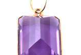 Pingente de ouro baixo com pedra roxa (Por moti... - Pingente de ouro baixo com pedra roxa (Por motivos de seguranças as peças não encontram-se na loja)