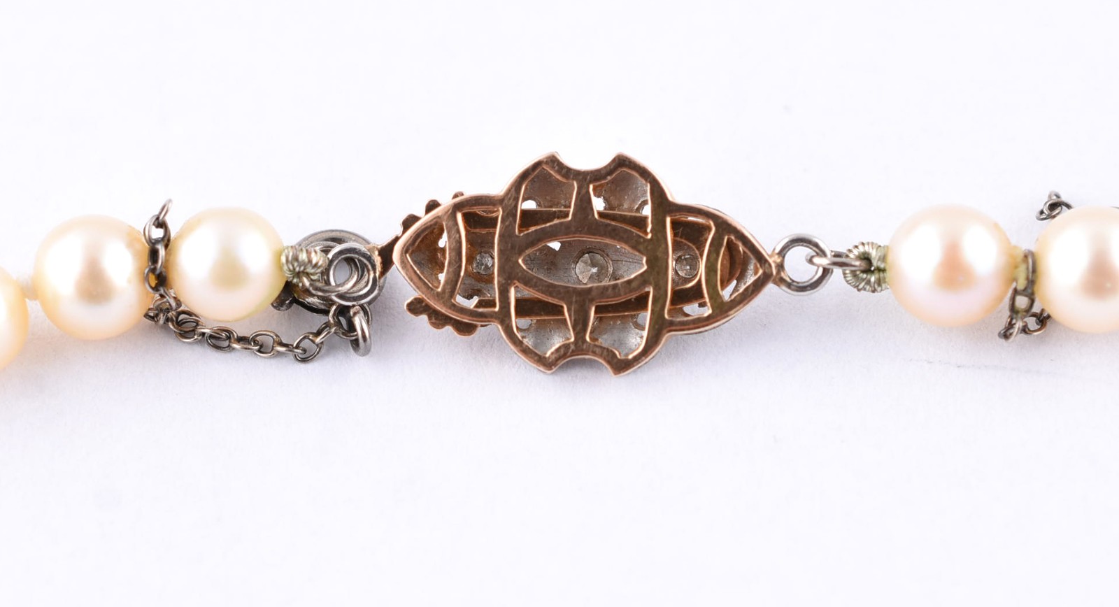 Colar de perolas com fecho de ouro 18k (Por motivos de seguranças as... - foto 4 de 4