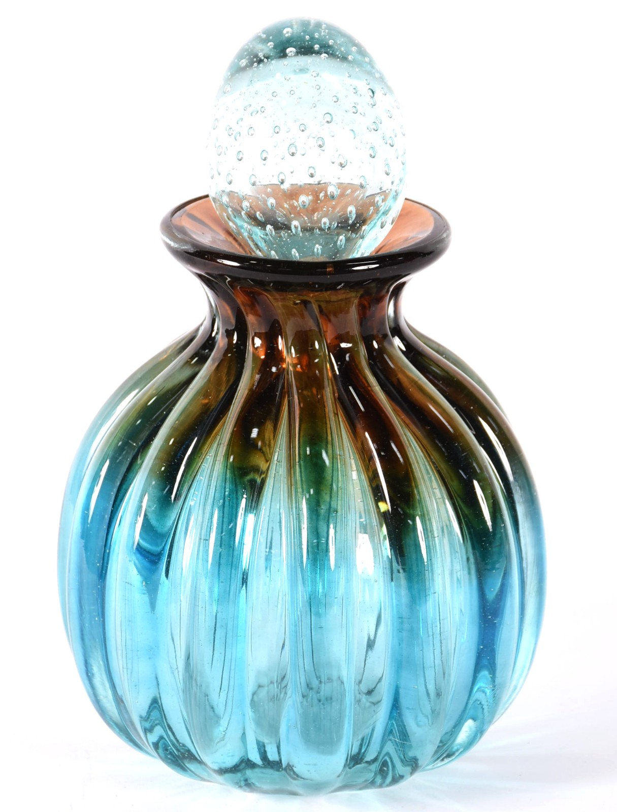 Garrafa de vidro decorativo em gomos nas cores azul e âmbar degradé... - foto 1 de 3