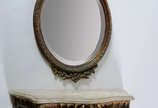 Pequeno console dourado  med. 64 x 27 alt. 40 c... - Pequeno console dourado  med. 64 x 27 alt. 40 cm. e espelho.
