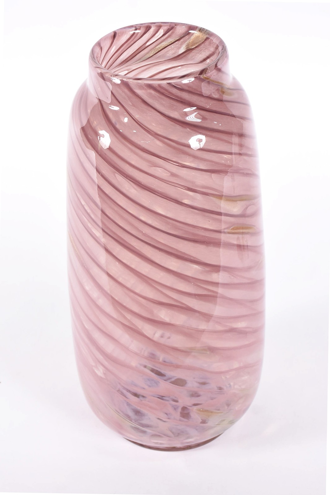 Vaso de vidro decorativo na cor lilás com pó de ouro. - foto 2 de 3