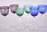 Seis cálices de pé alto para vinho de cristal l... - Seis cálices de pé alto para vinho de cristal lapidado doublé em diversas cores.