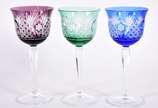 Seis cálices de pé alto para vinho de cristal l... - Seis cálices de pé alto para vinho de cristal lapidado doublé em diversas cores.