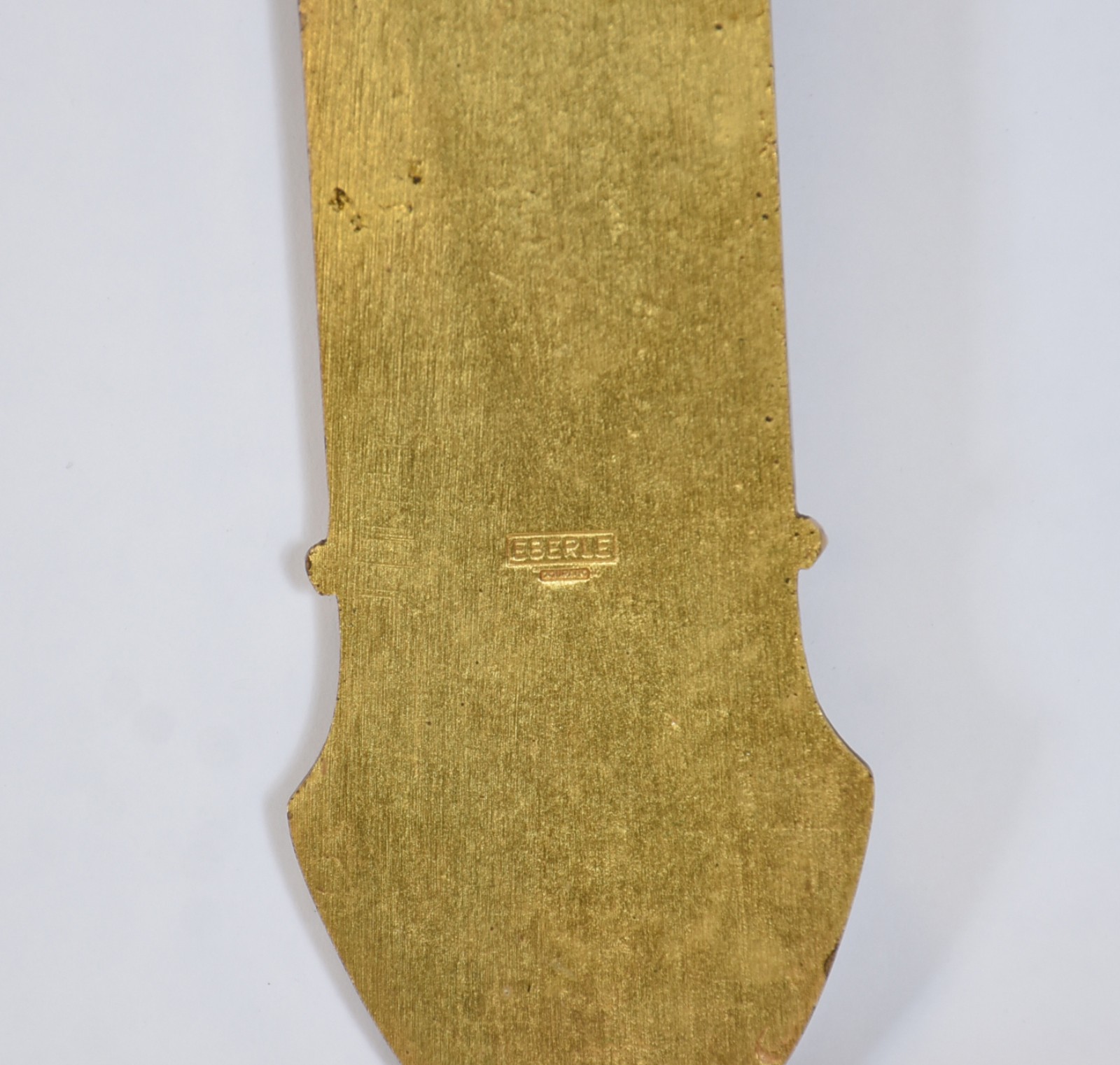 Crucifixo com figura de Cristo em bronze. - foto 4 de 5