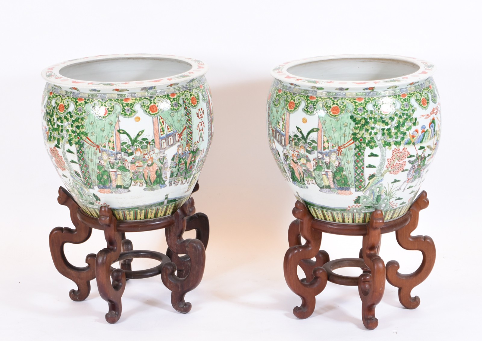 Par de grandes cachepots/aquários de porcelana chinesa policromada... - foto 5 de 7