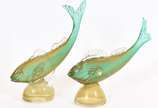 Archimede Seguso (1909-1999),  - Par de peixes de murano italiano Seguso na cor verde com pó de ouro (um deles com a barbatana lascada).