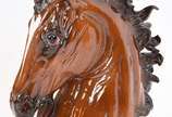 Grande cabeça de cavalo de faiança Italiana pol... - Grande cabeça de cavalo de faiança Italiana policromada, com bicado.