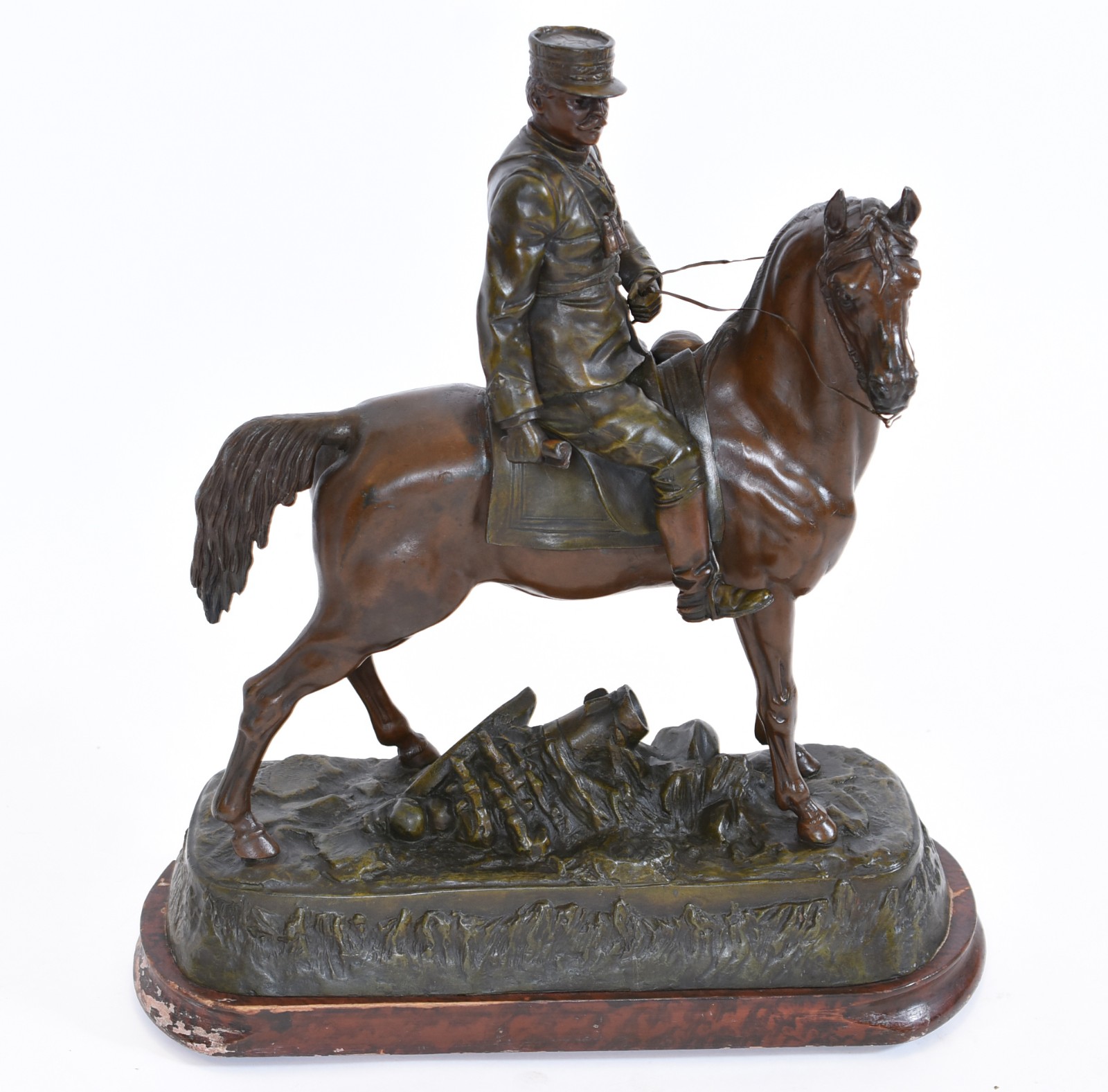 Escultura de petit bronze representando Militar a cavalo, base de... - foto 4 de 6