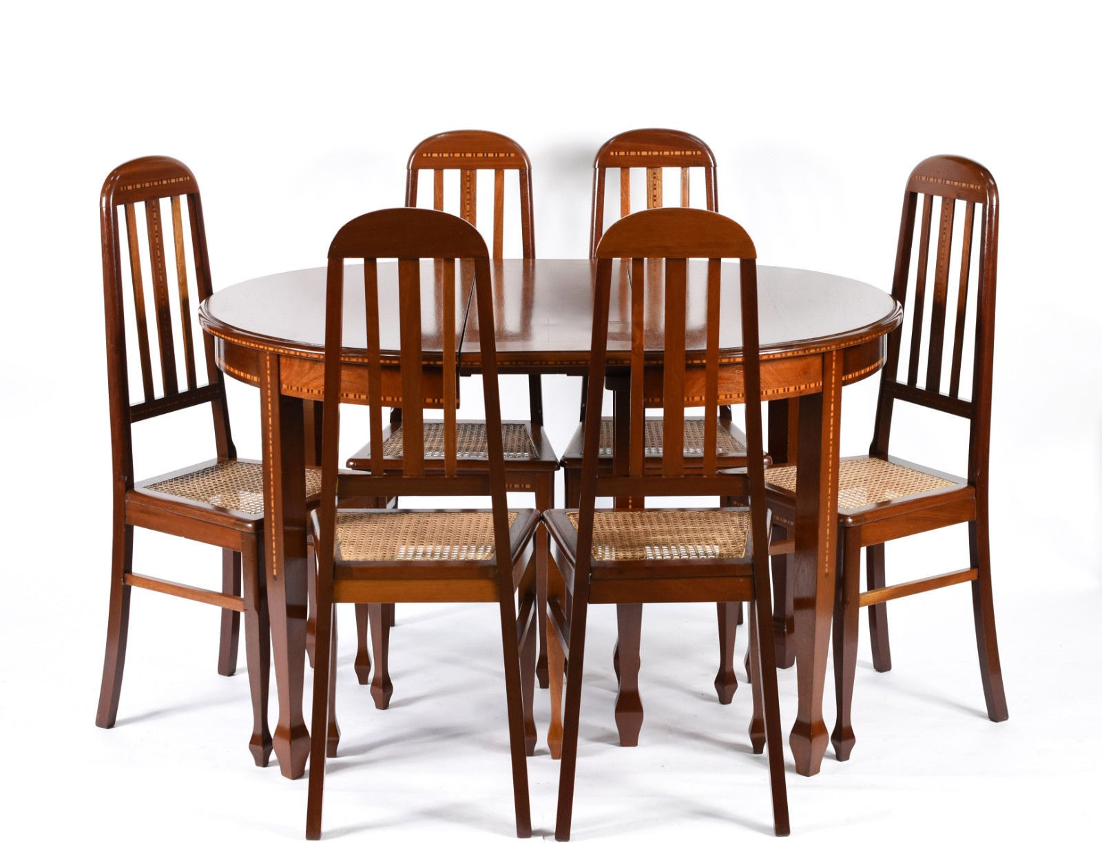 Conjunto para sala de jantar composto de mesa redonda de madeira... - foto 6 de 10