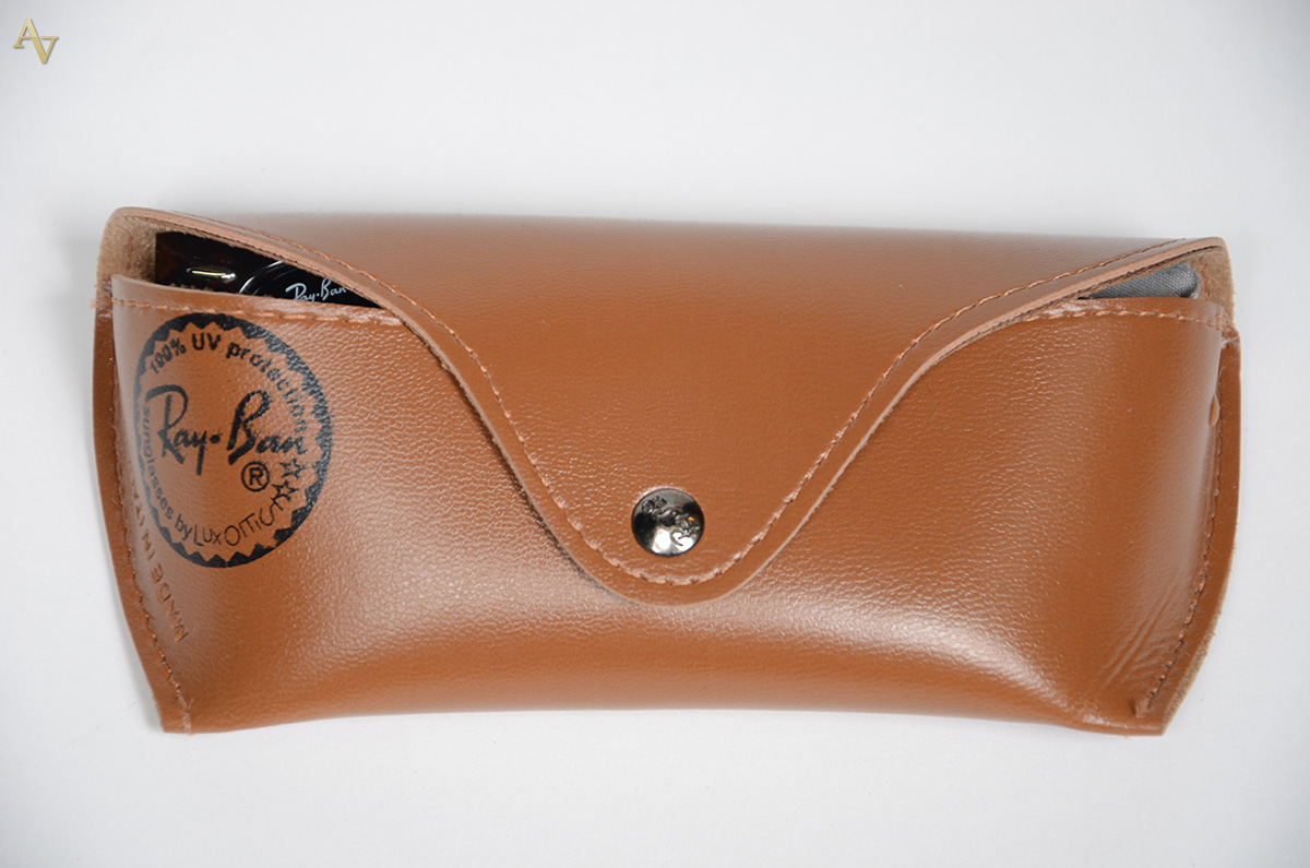 RAY BAN - Óculos escuros modelo wayfarer - foto 3 de 3