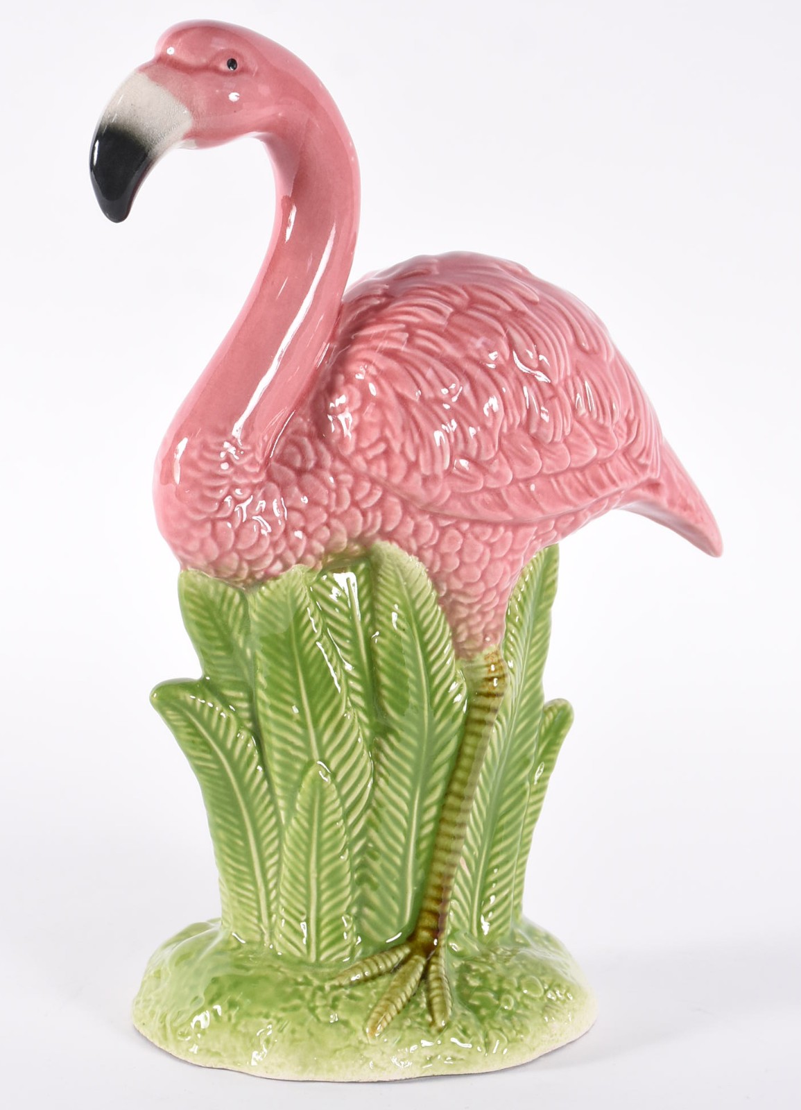 Escultura de cerâmica representando flamingo. - foto 1 de 3
