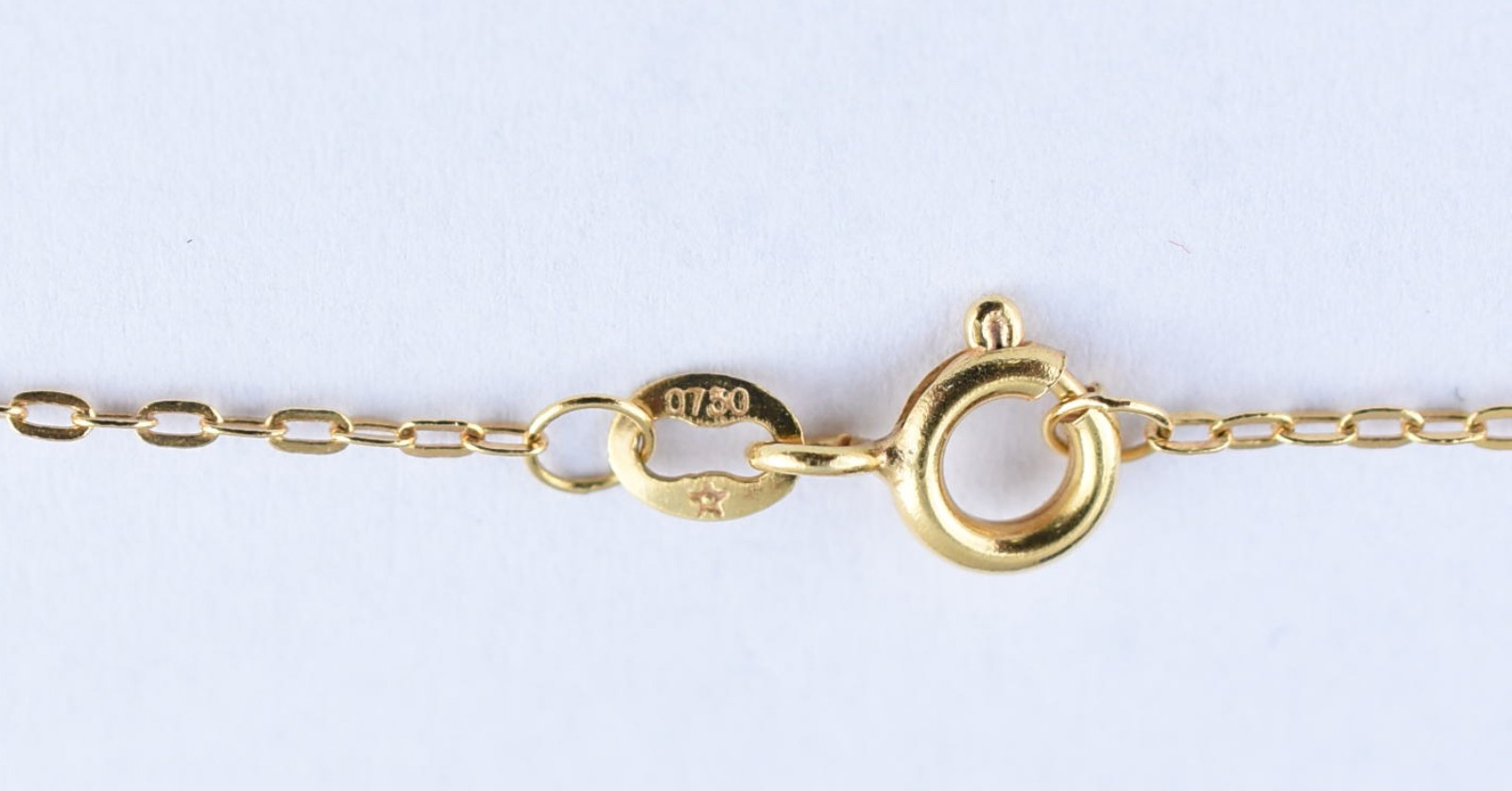 Cordão de ouro 18 k com 3 pingentes,sendo um com imagem de Nossa... - foto 4 de 5