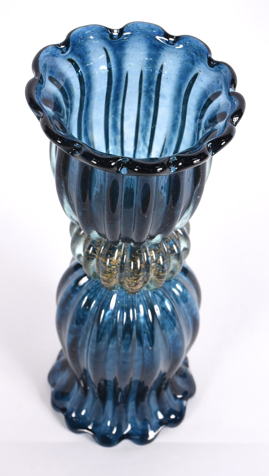 Fruteira de vidro decorativo na cor azul com pó de ouro. - foto 2 de 3