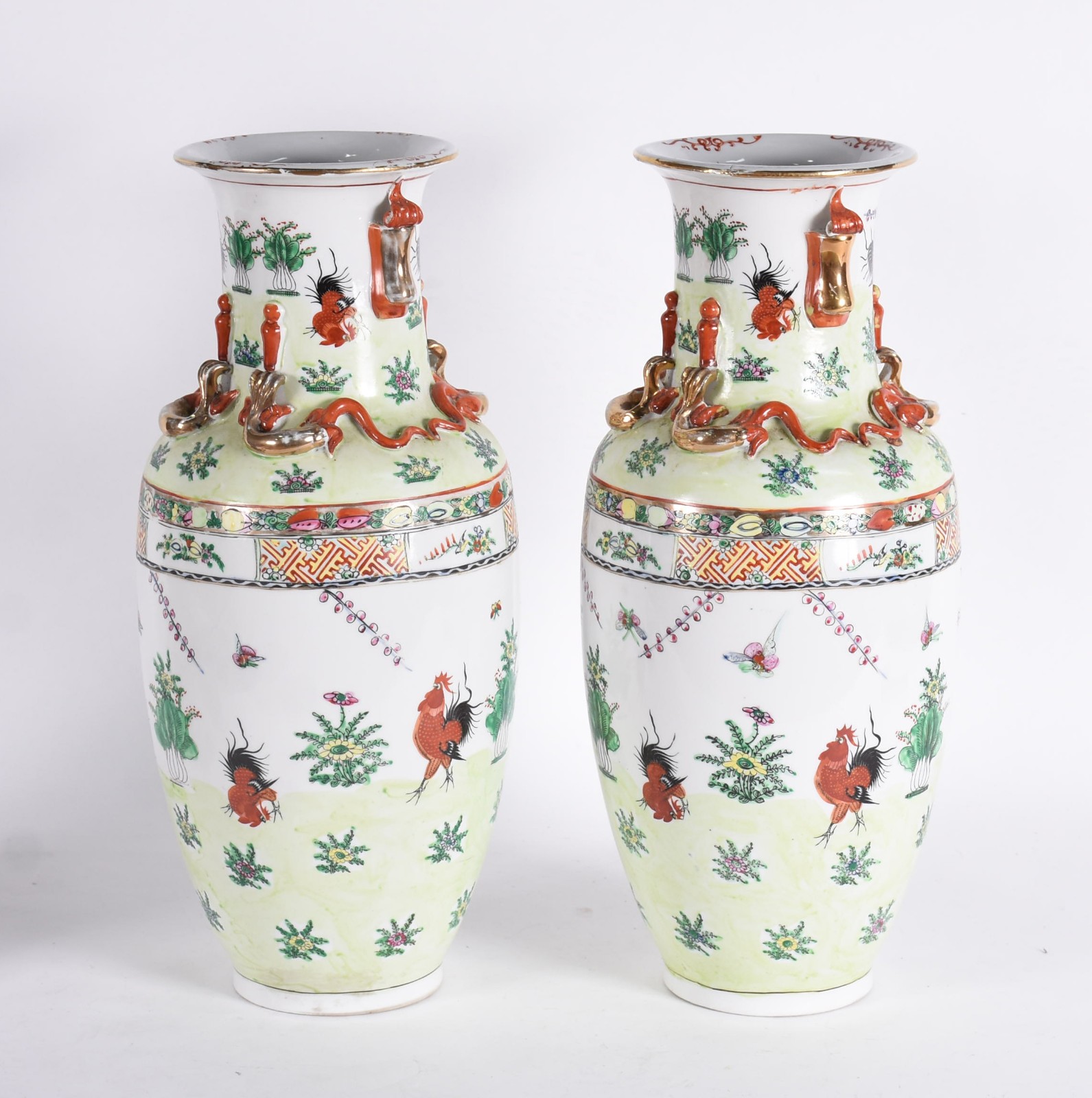 Par de vasos de porcelana chinesa policromada. - foto 2 de 5