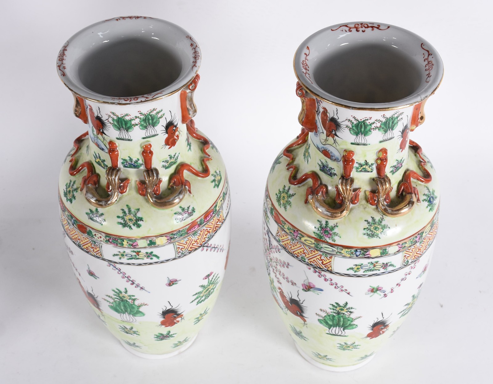 Par de vasos de porcelana chinesa policromada. - foto 3 de 5