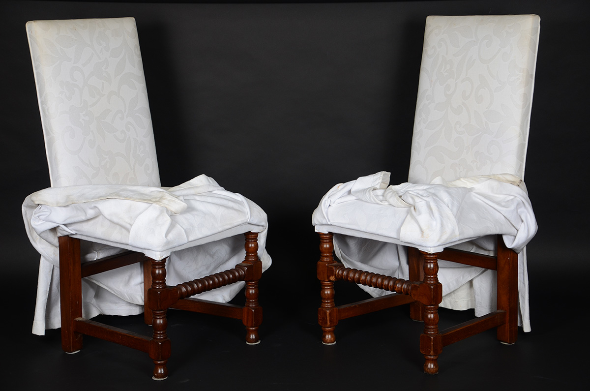 Conjunto com 8 cadeiras de madeira nobre para sala de jantar, estilo... - foto 2 de 3