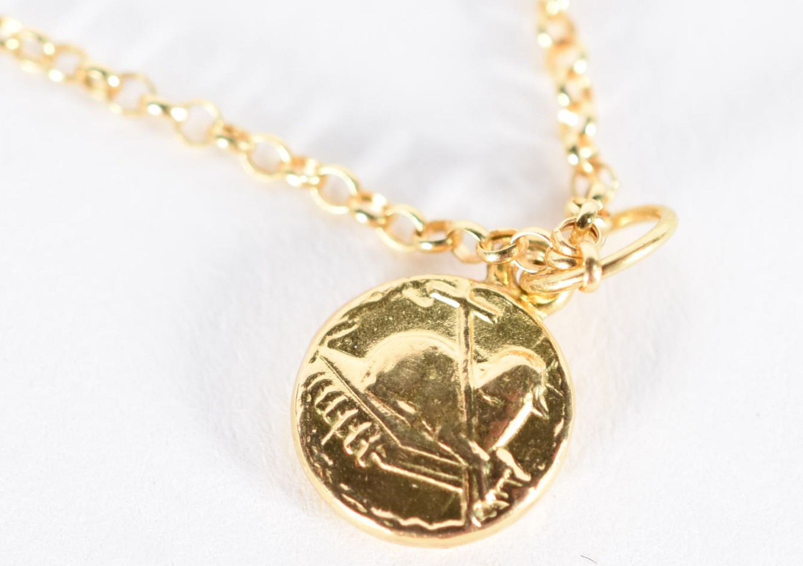 Pulseira em ouro 18 k contrastado feitio argolinhas com pingente (Por... - foto 3 de 4