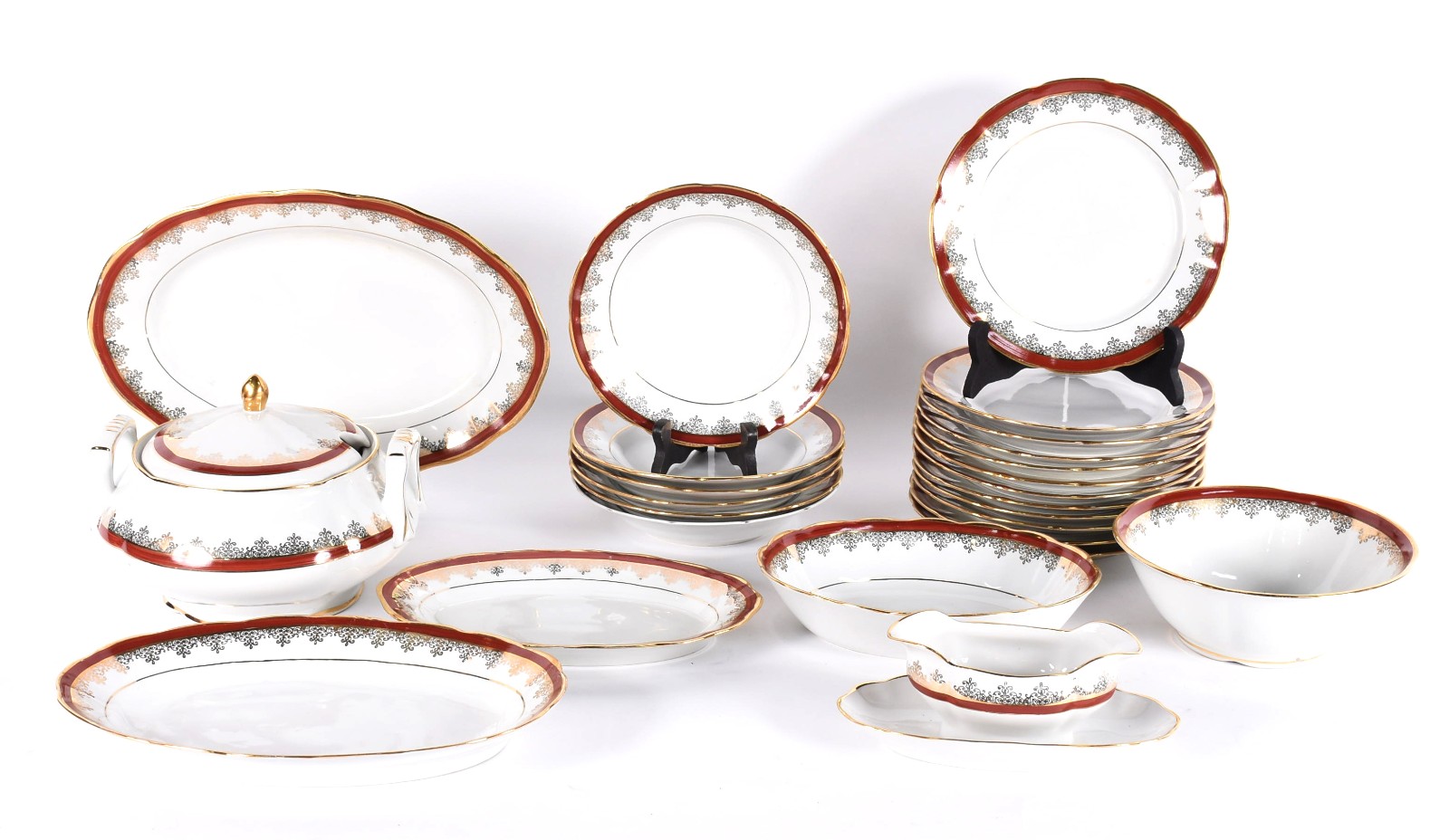 Serviço de jantar de porcelana Rio Branco com borda vinho e dourada... - foto 1 de 6