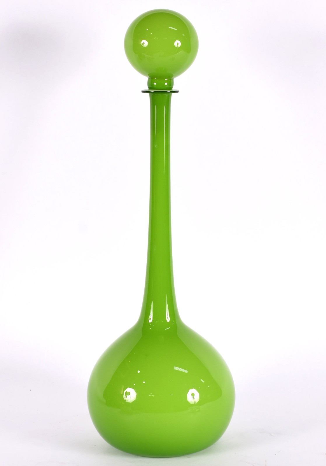 Garrafa de vidro decorativo na cor verde. - foto 1 de 2