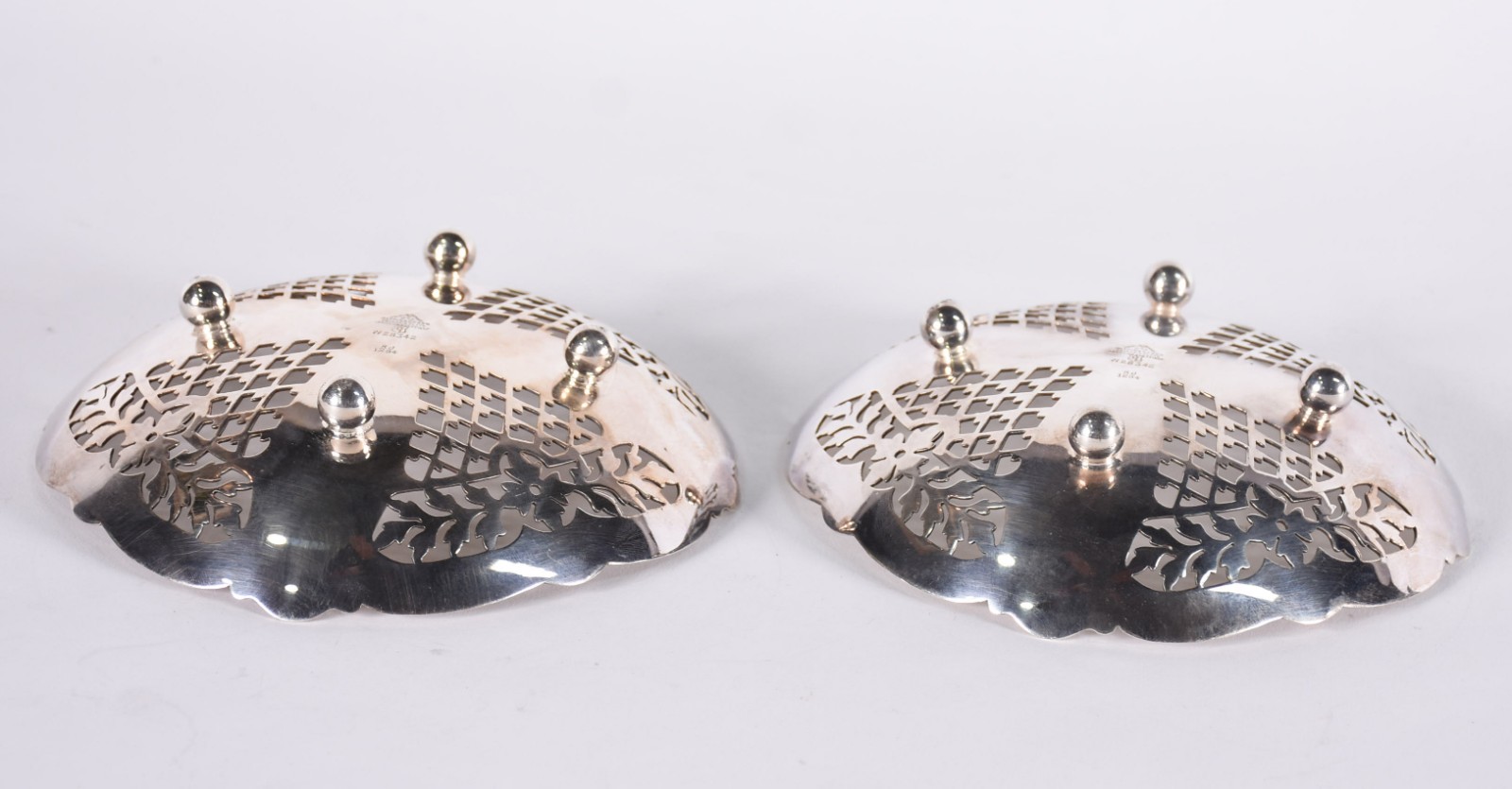 Par de porta confeitos ingleses de metal prateado Mappin & Webb. - foto 4 de 4