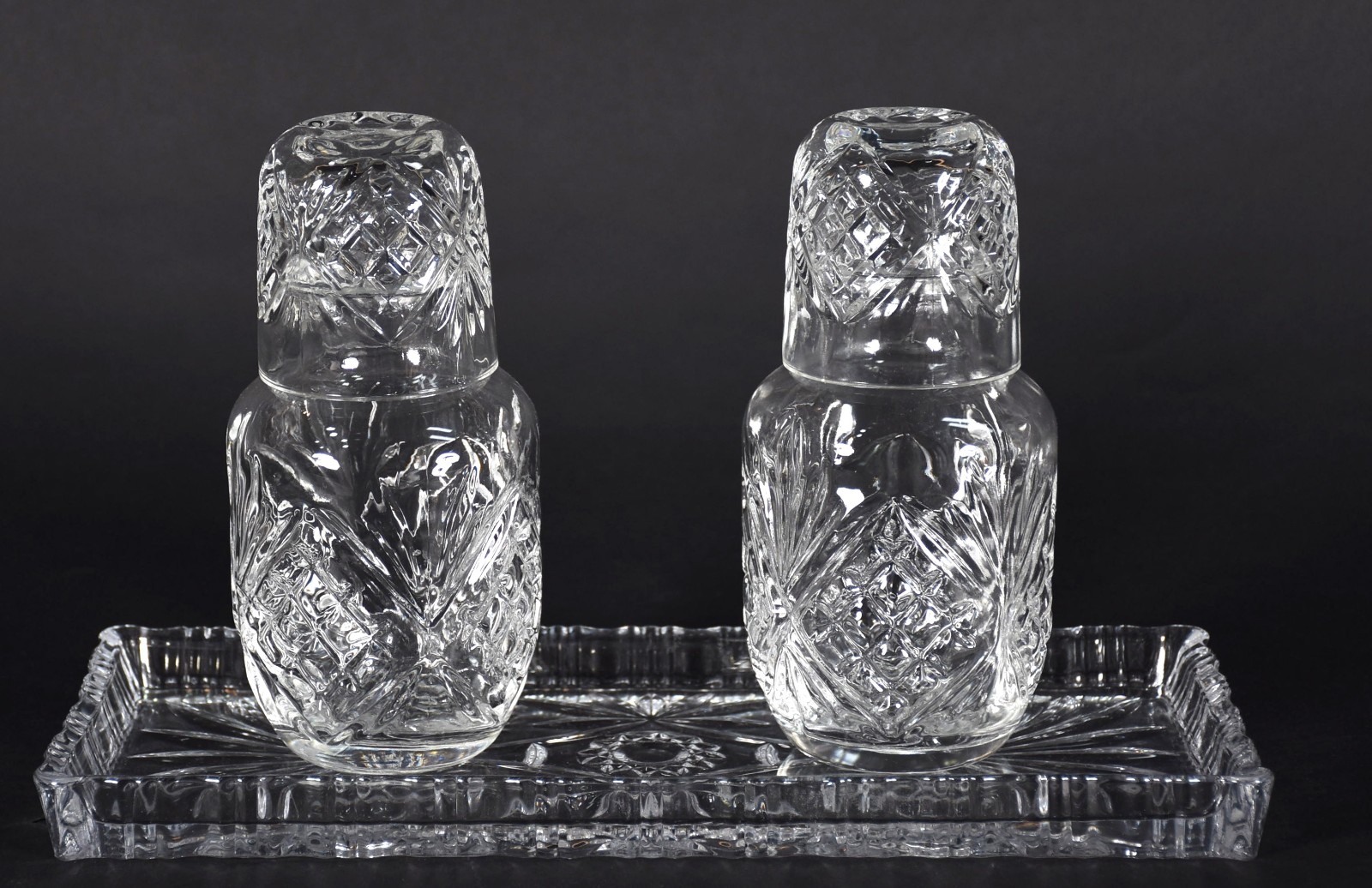 Par de verre d'eau com presentoir em demi cristal lapidado. - foto 1 de 6