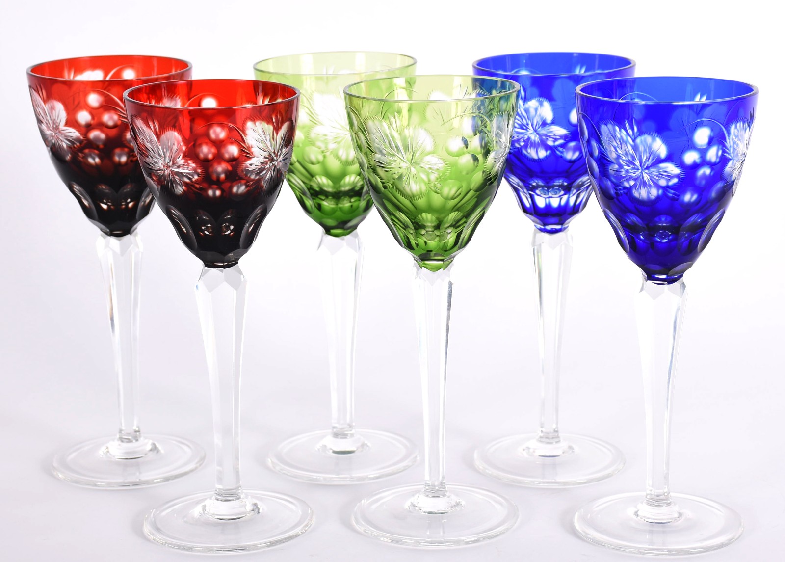 Seis cálices de pé alto para vinho de cristal lapidado doublé em... - foto 1 de 3