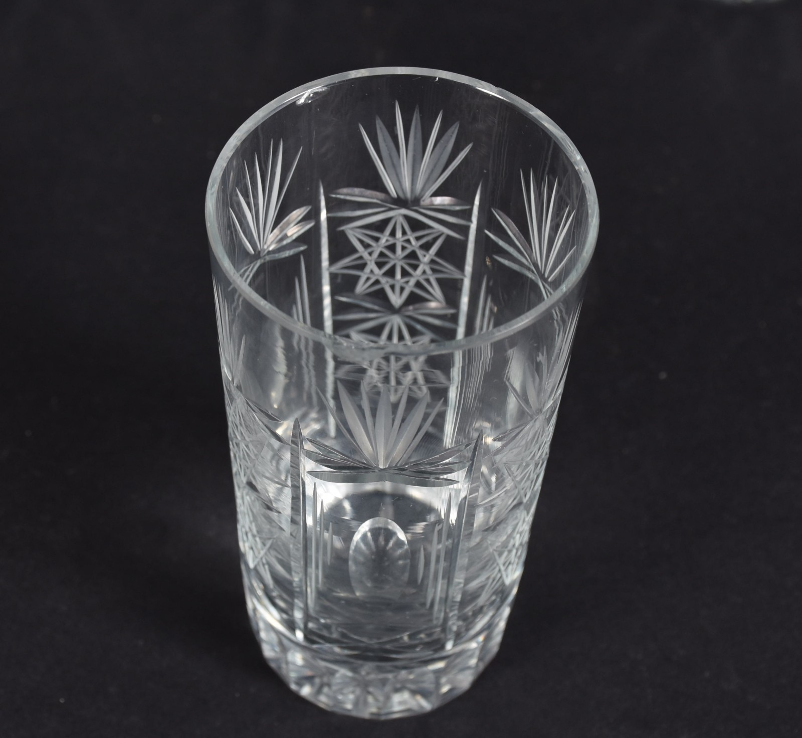 Conjunto com sete copos longos e quatro baixos de cristal lapidado... - foto 3 de 5