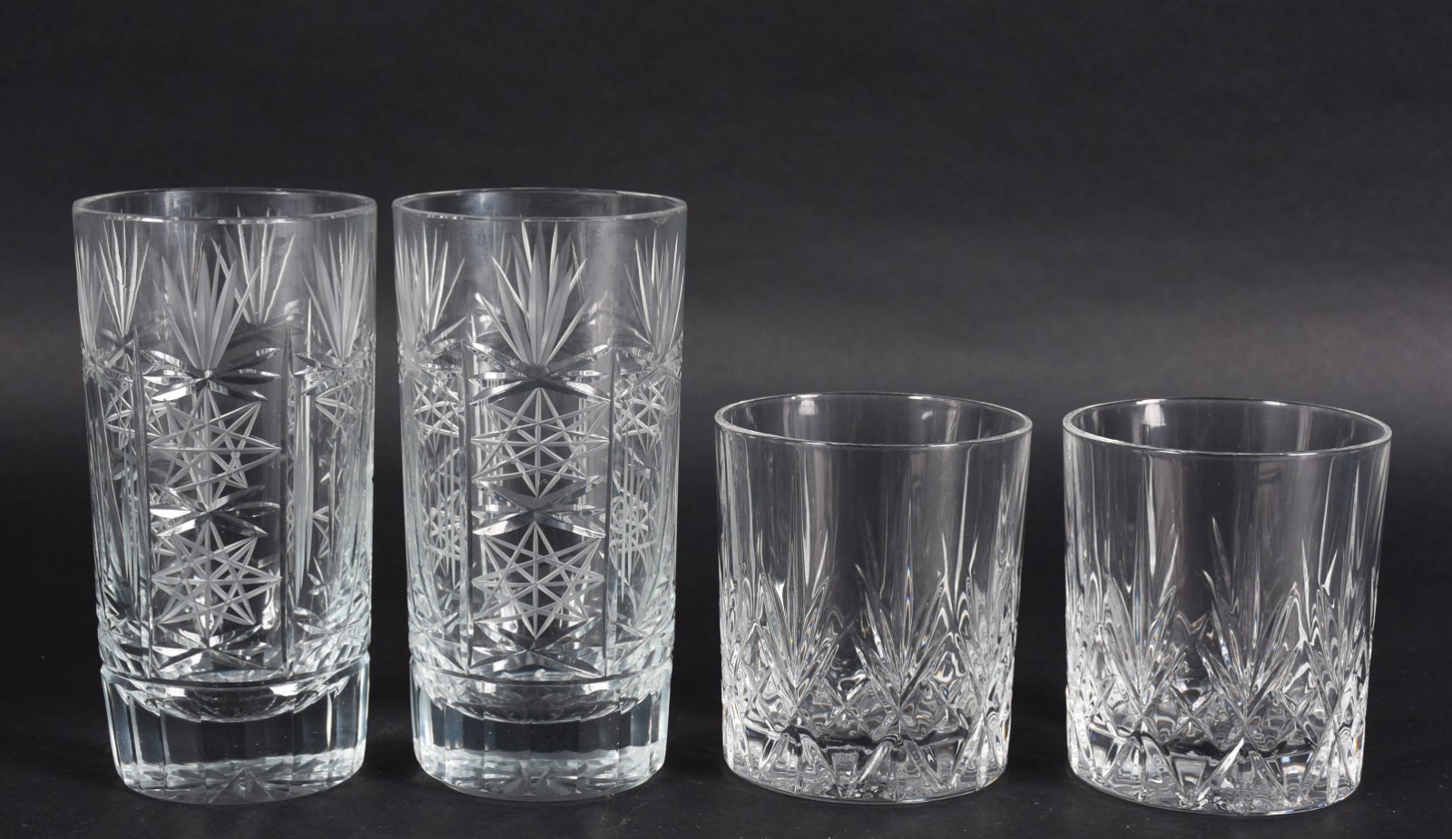 Conjunto com sete copos longos e quatro baixos de cristal lapidado... - foto 4 de 5