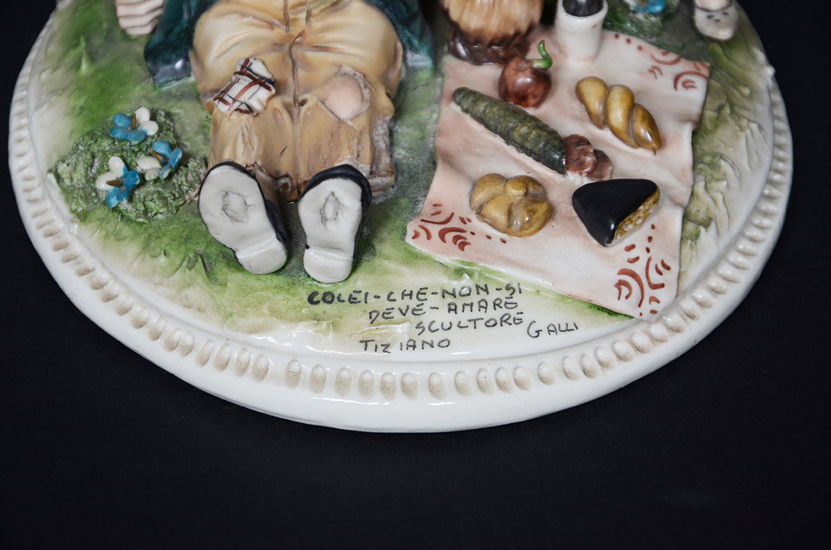 Grupo escultórico de porcelana italiana Capo di Monti representando... - foto 3 de 4