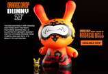 Kidrobot (2002), "Dunny Orange Drop", toy por  ... - Peça na caixa original. <br><br>O sol laranja, encantadoramente maduro, desaparece na noite. Apresentando imagens ilustrativas de Andrew Bell co...