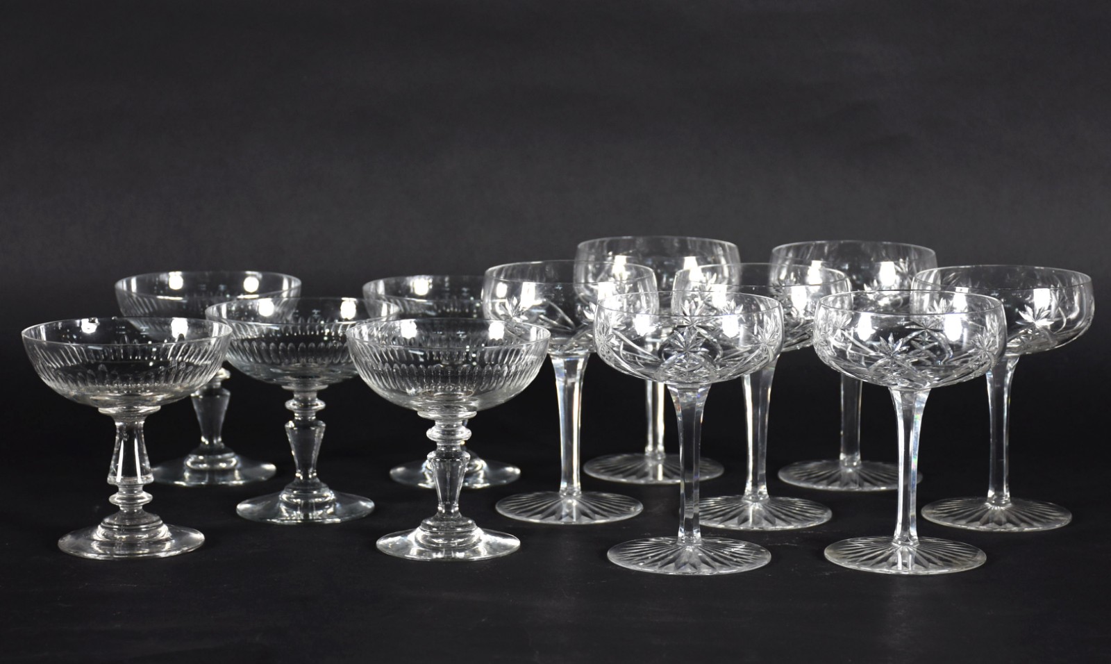 Lote com 12 taças para champagne de cristal frances, sendo 7... - foto 1 de 6