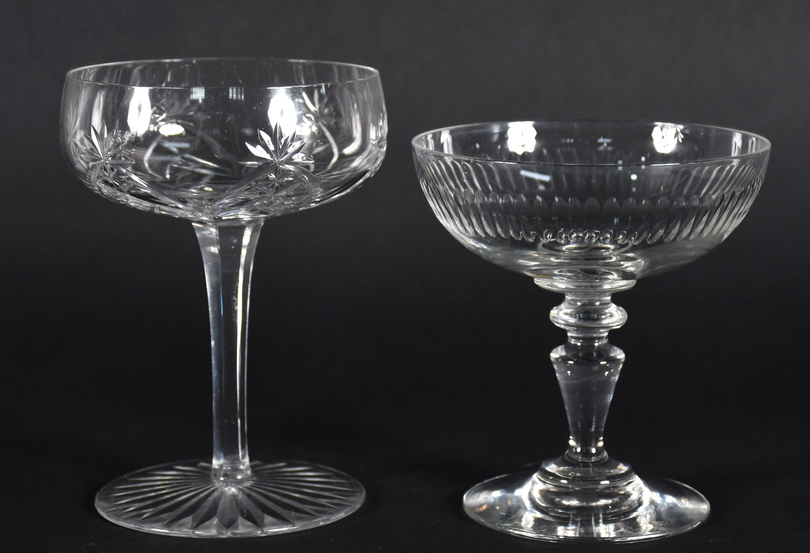 Lote com 12 taças para champagne de cristal frances, sendo 7... - foto 3 de 6
