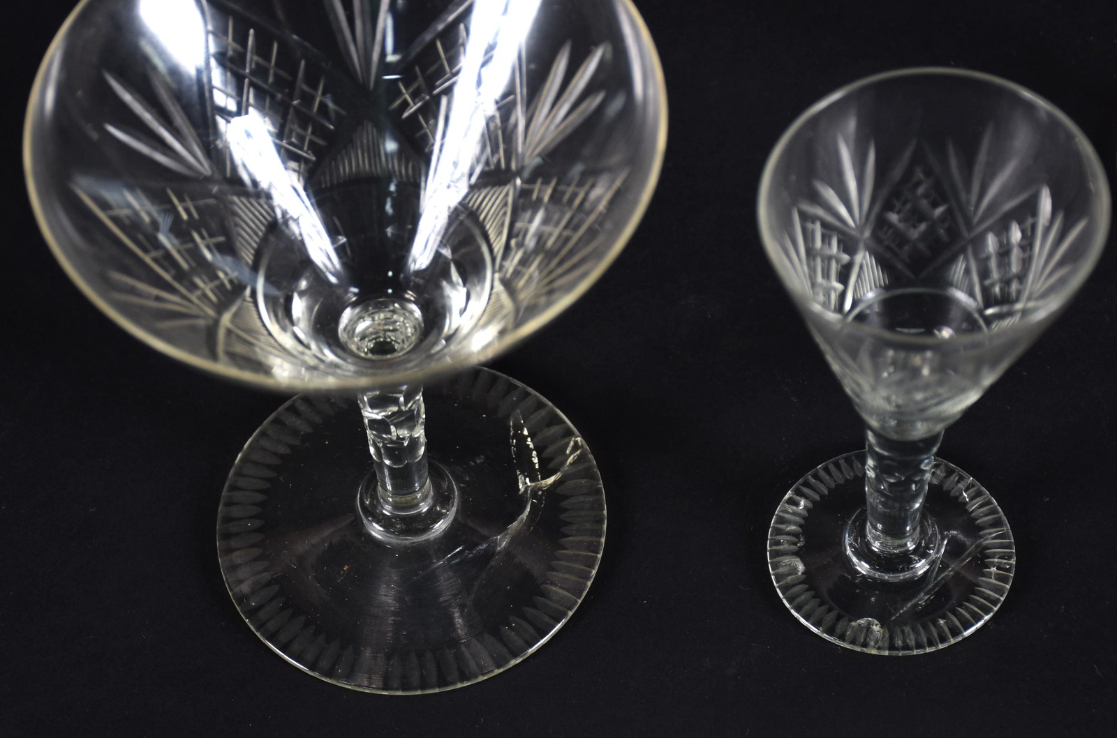Serviço de cristal composto de: 8 cálices para vinho tinto, 6 para... - foto 6 de 9