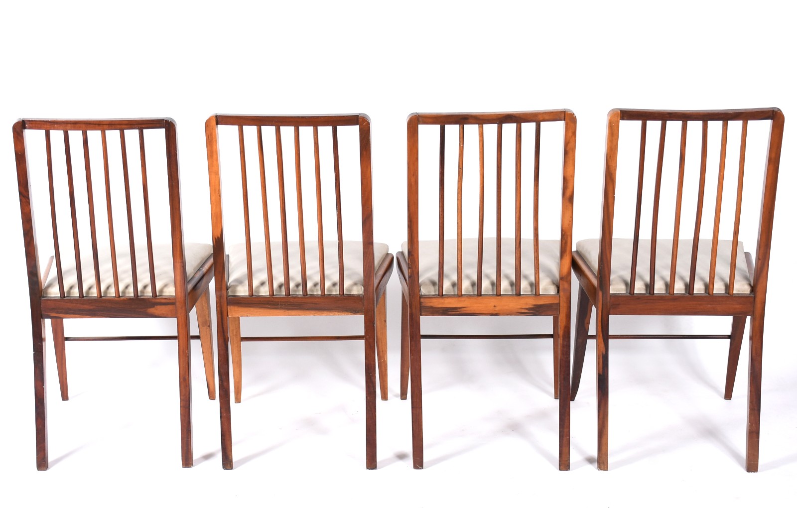 Conjunto com 4 cadeiras de madeira nobre, anos 50/60, pés palito... - foto 4 de 7