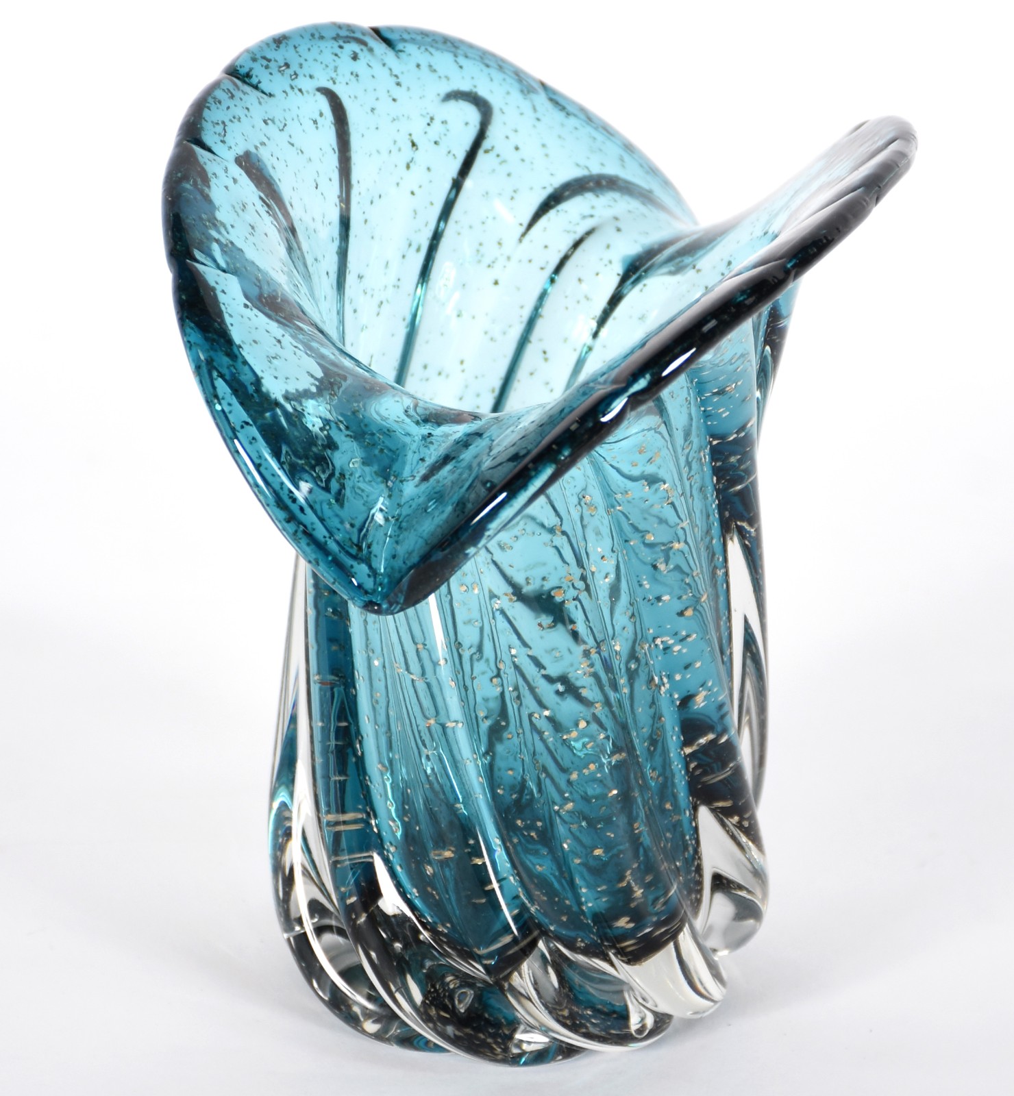 Vaso de vidro decorativo na cor azul com pó de ouro. - foto 3 de 4
