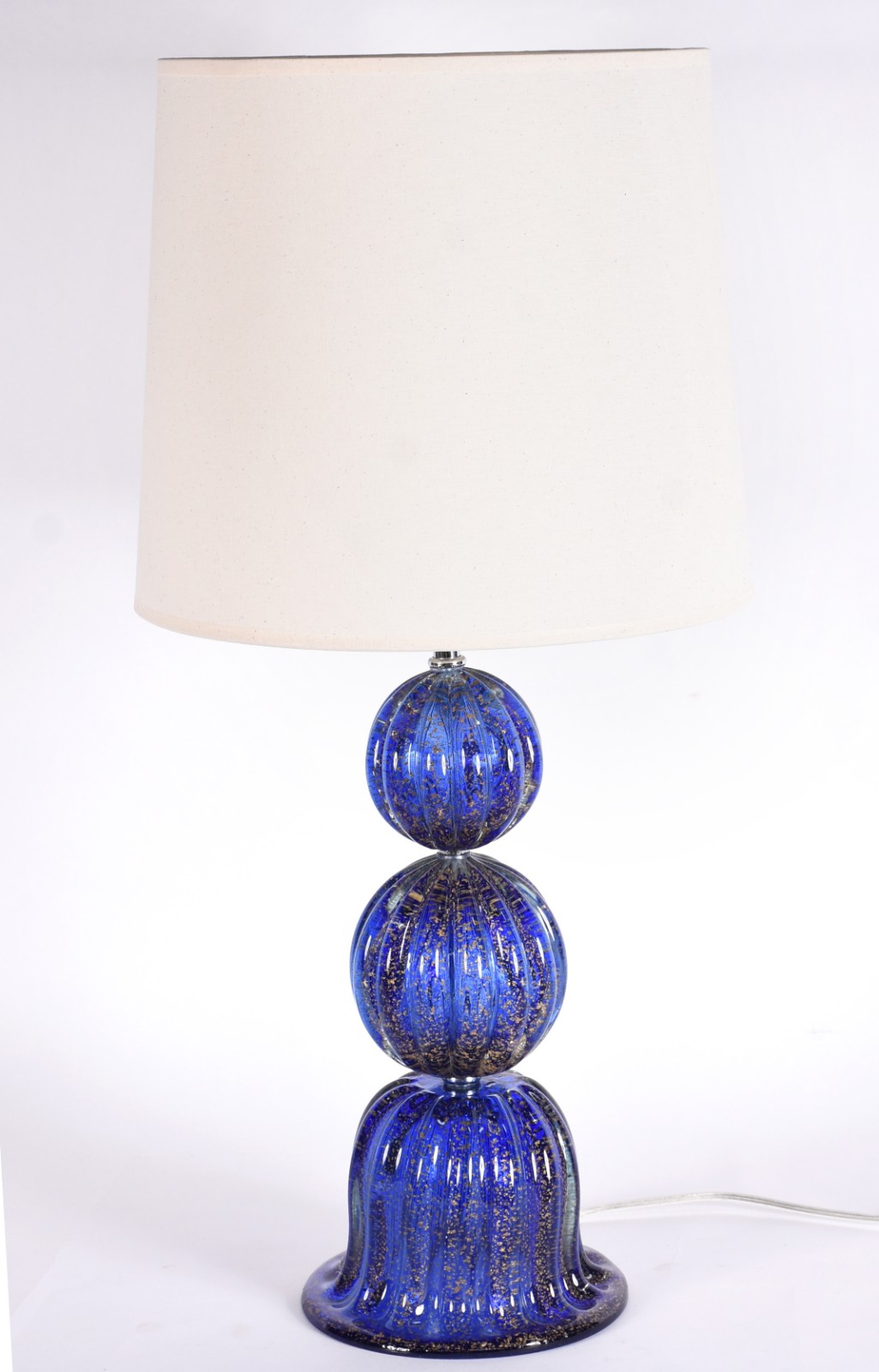Luminária de vidro decorativo na cor azul com pó de ouro. - foto 1 de 3
