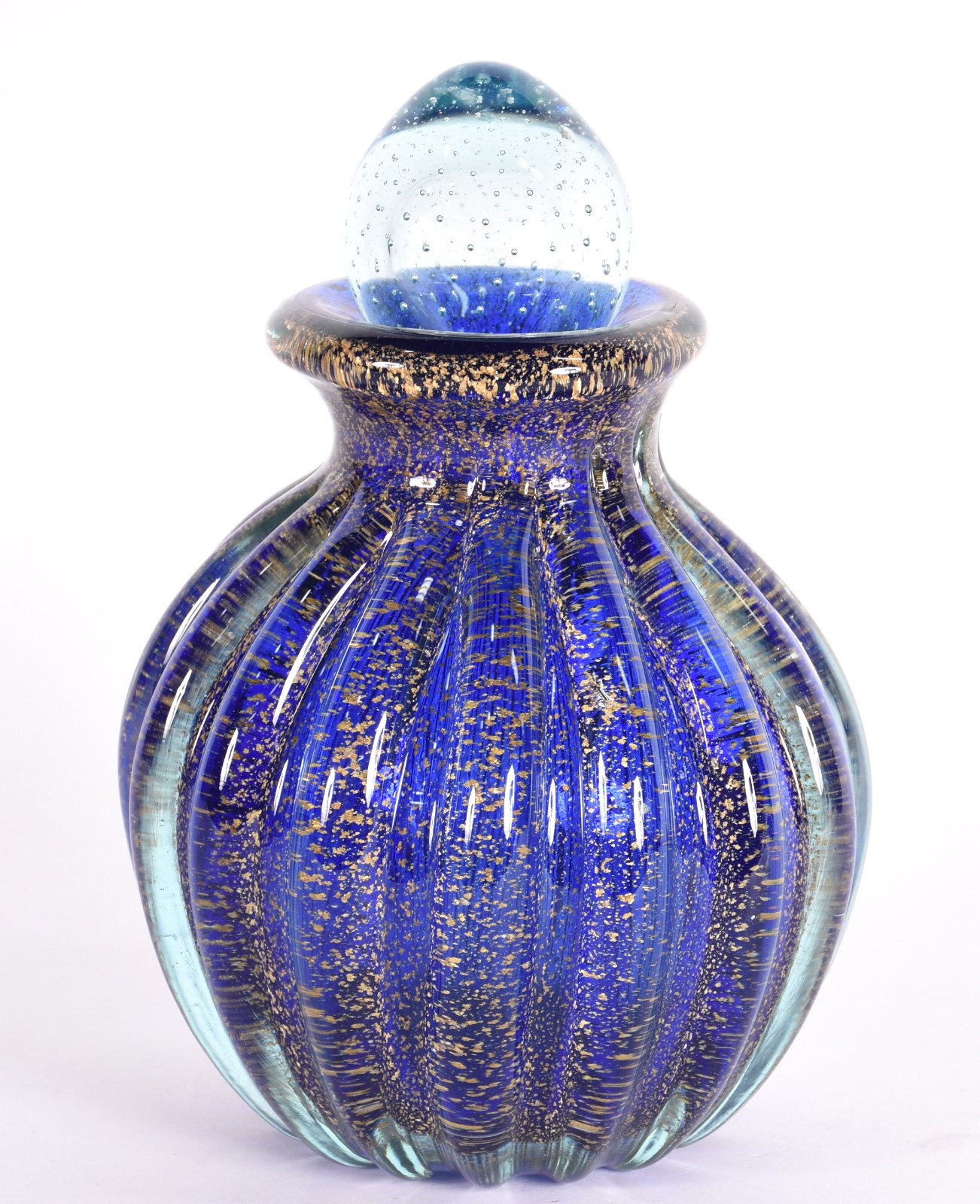 Garrafa de vidro decorativo em gomos nas cor azul com tampa. - foto 1 de 4