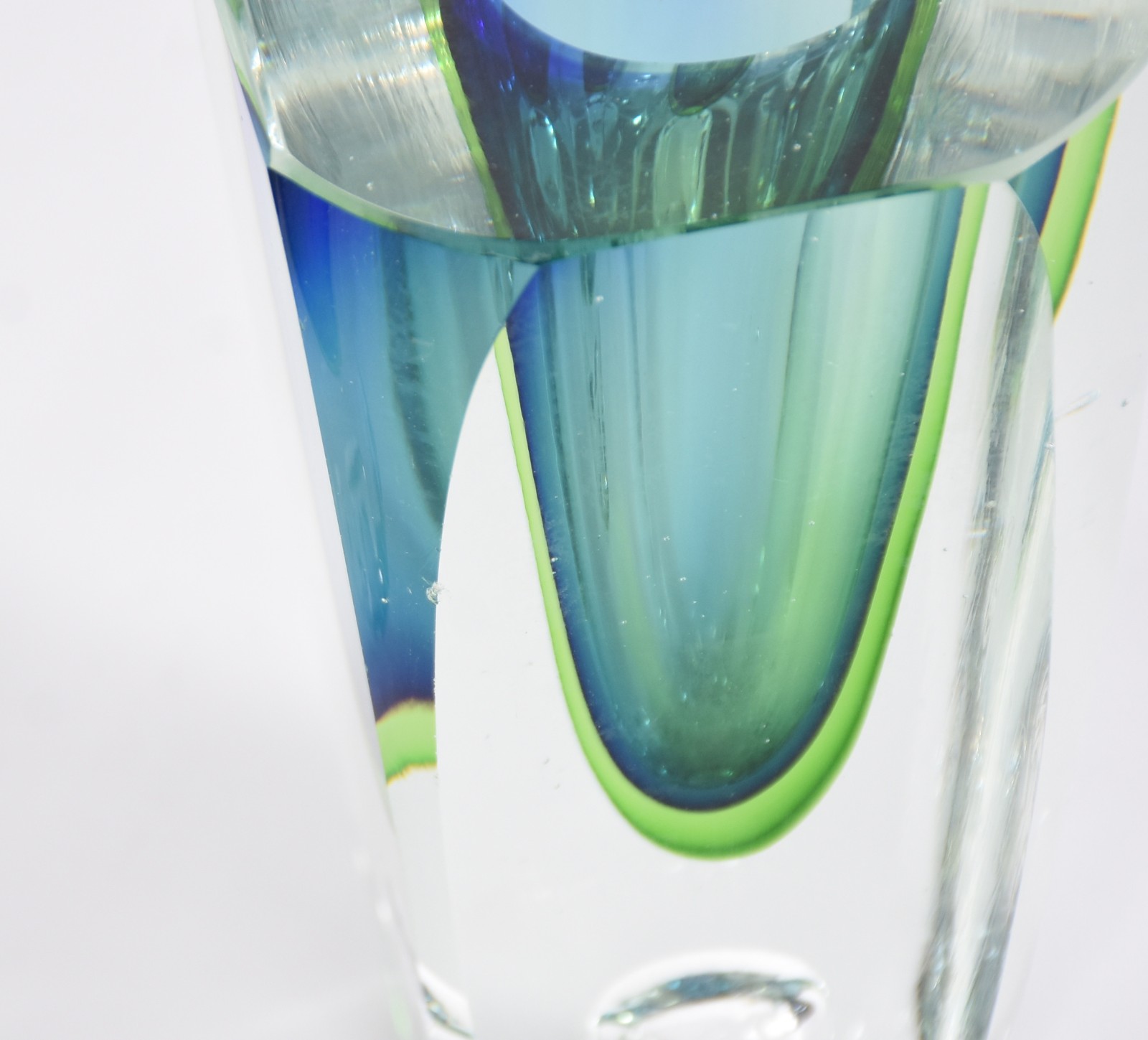 Par de castiçais de cristal com mesclas coloridas. - foto 4 de 4