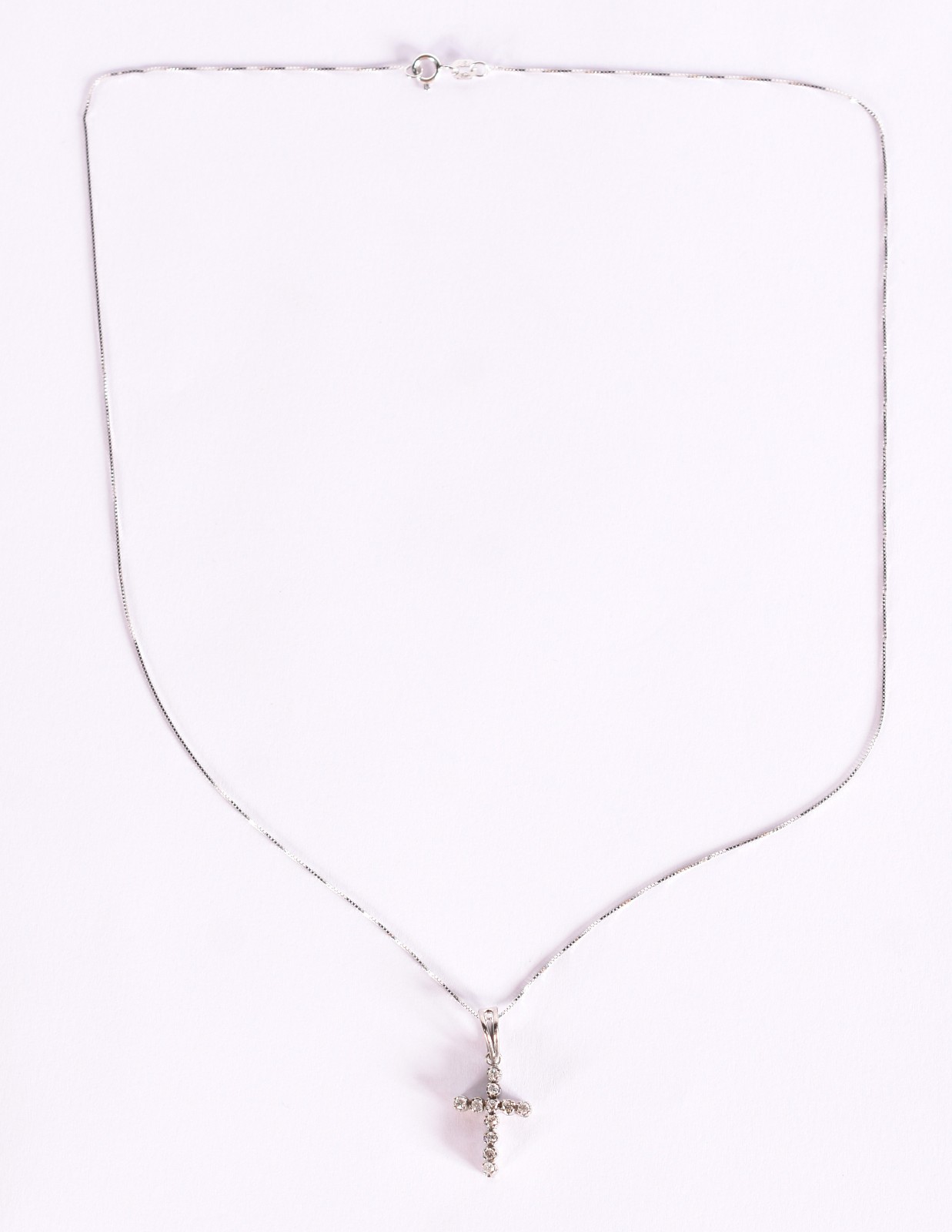 Gargantilha de ouro branco com crucifixo com 11 brilhantes (Por... - foto 1 de 5